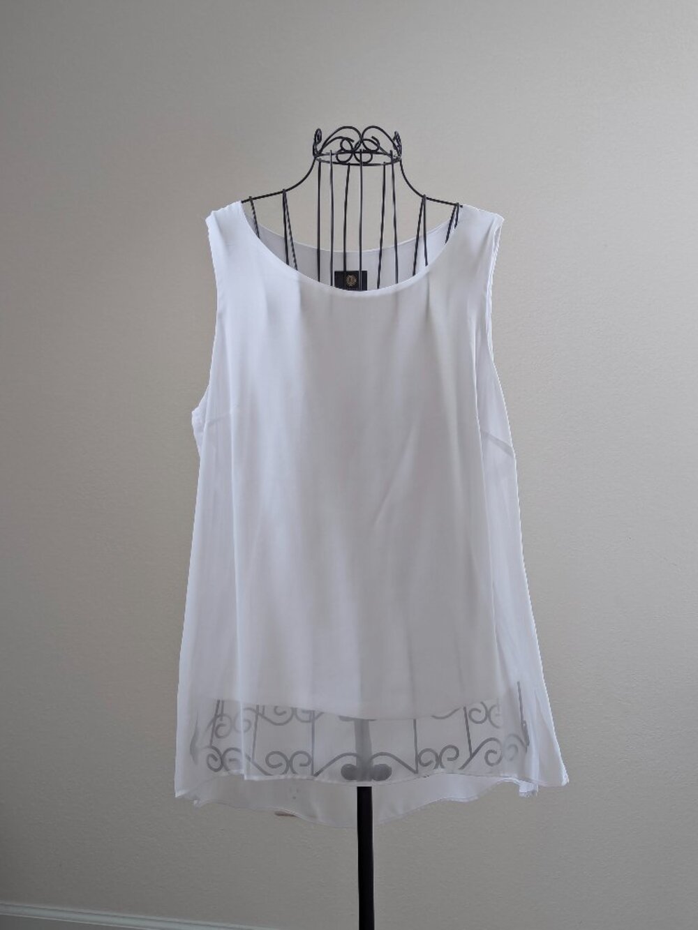 JM Collection White Layered Chiffon Tank Top Size M Hi Low Sleeveless